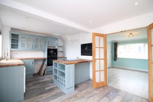 Kitchen/Diner- click for photo gallery